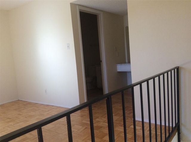 1737 Wooten Park DR 102, Austin, TX 78757