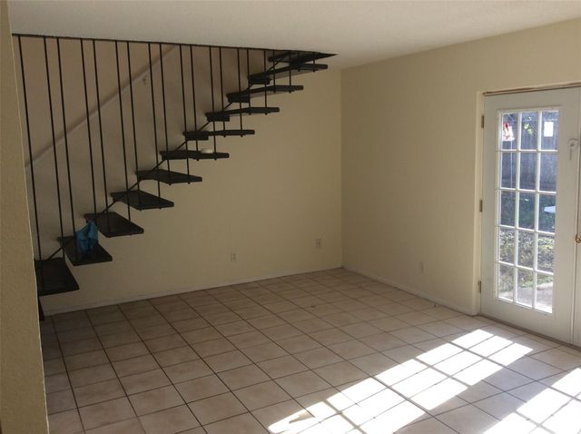 1737 Wooten Park DR 102, Austin, TX 78757