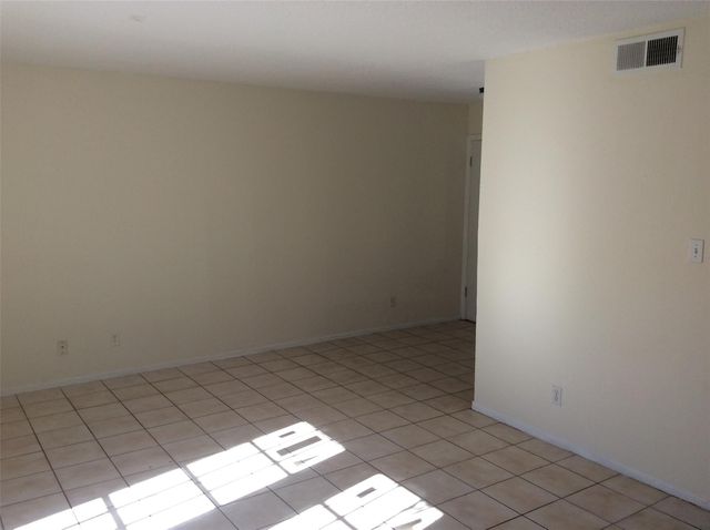 1737 Wooten Park DR 102, Austin, TX 78757