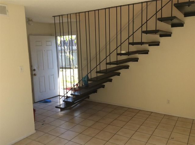 1737 Wooten Park DR 102, Austin, TX 78757