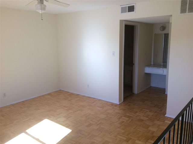 1737 Wooten Park DR 102, Austin, TX 78757