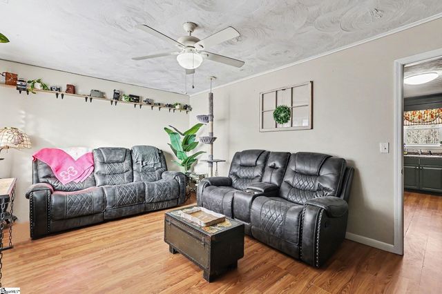 315 Graham Chapel Road, Cowpens, SC 29330