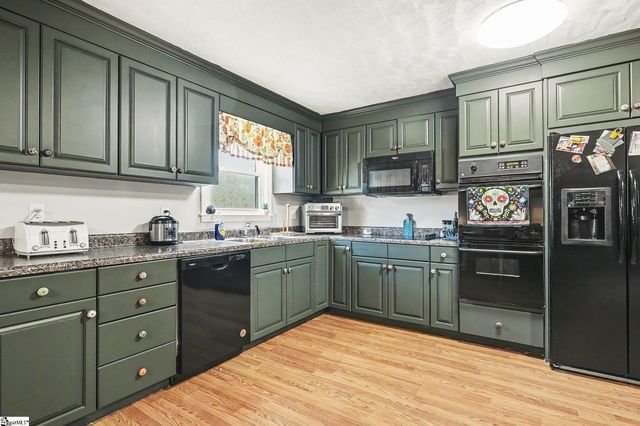 315 Graham Chapel Road, Cowpens, SC 29330