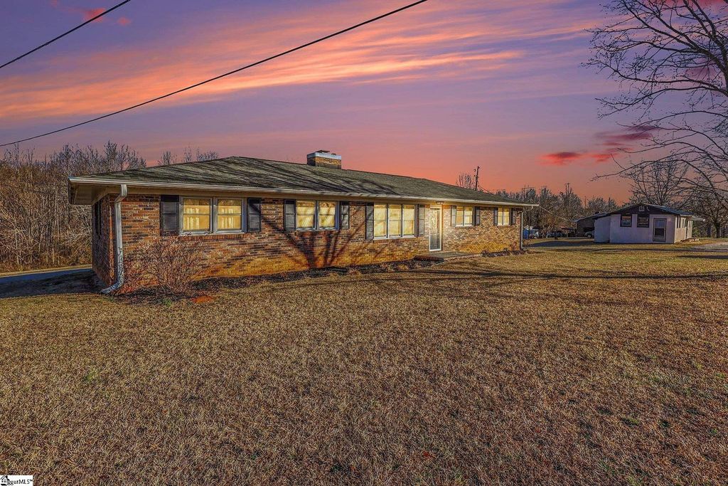 315 Graham Chapel Road, Cowpens, SC 29330