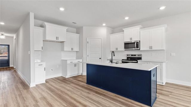 7651 Anglebrook Road N, Mobile, AL 36695