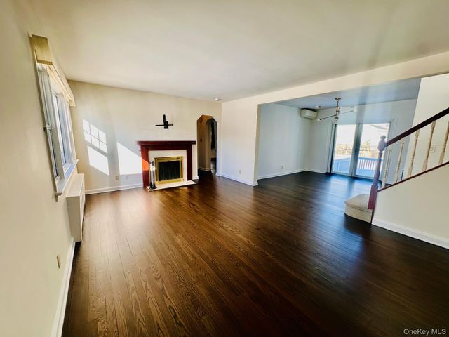 11 W Glen Avenue, Port Chester, NY 10573