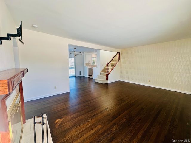 11 W Glen Avenue, Port Chester, NY 10573