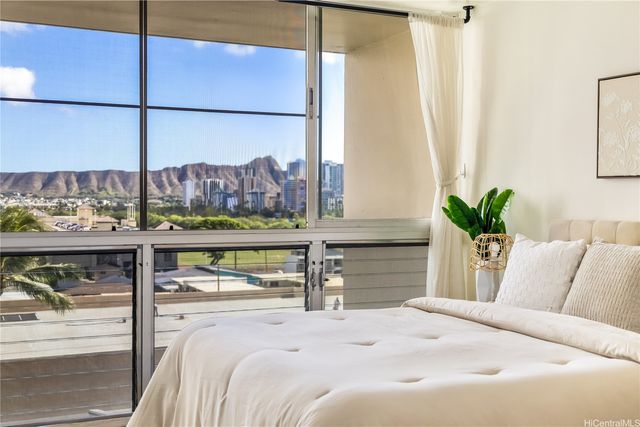 500 University Avenue 736, Honolulu, HI 96826