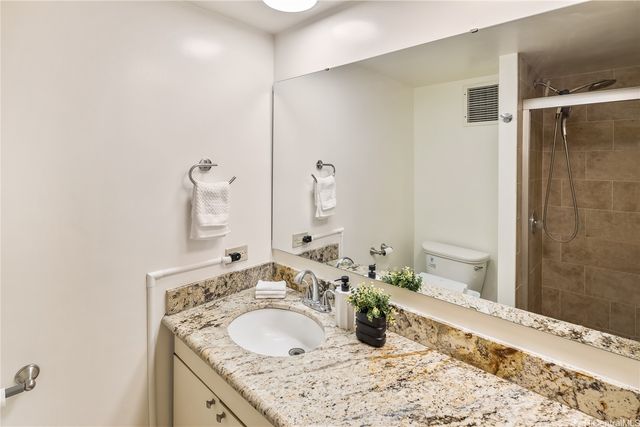 500 University Avenue 736, Honolulu, HI 96826