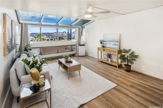 500 University Avenue 736, Honolulu, HI 96826