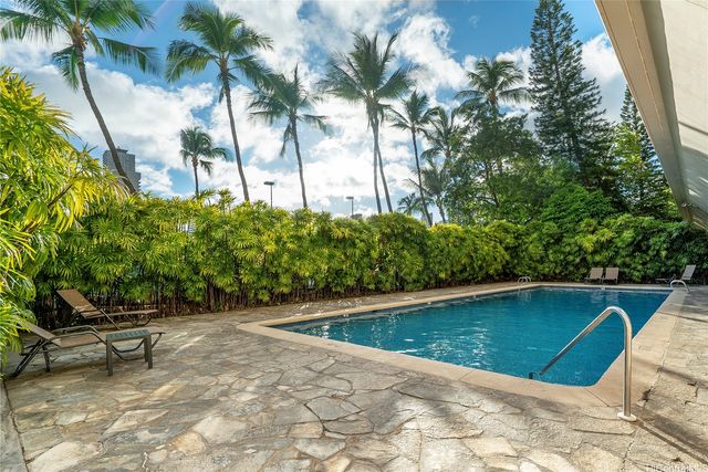 500 University Avenue 736, Honolulu, HI 96826