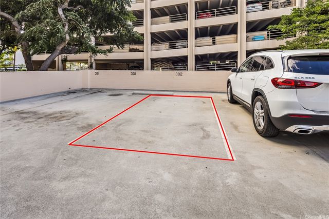 500 University Avenue 736, Honolulu, HI 96826