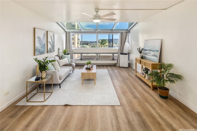 500 University Avenue 736, Honolulu, HI 96826