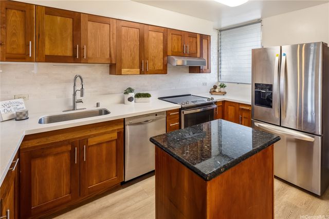 500 University Avenue 736, Honolulu, HI 96826