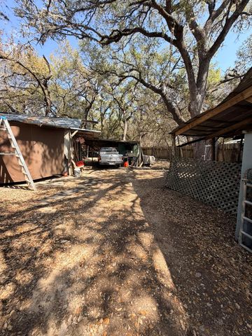 207 Hub DR, Wimberley, TX 78676