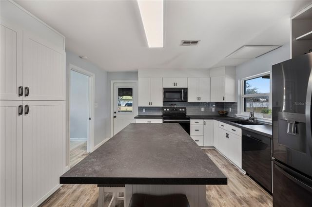 1804 W DAUGHTERY ROAD, Lakeland, FL 33810