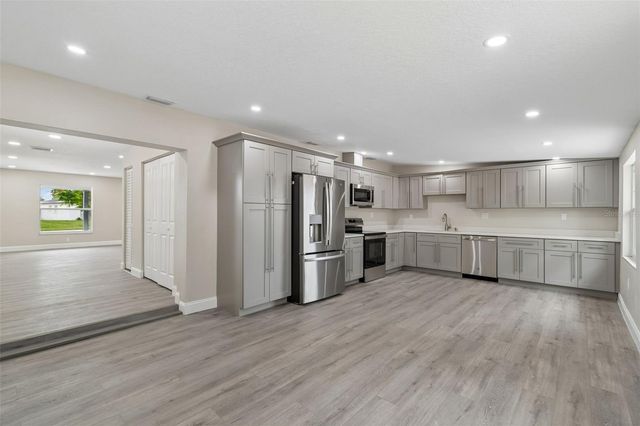 6532 S WEST SHORE CIRCLE, Tampa, FL 33616