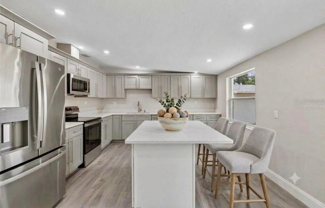 6532 S WEST SHORE CIRCLE, Tampa, FL 33616