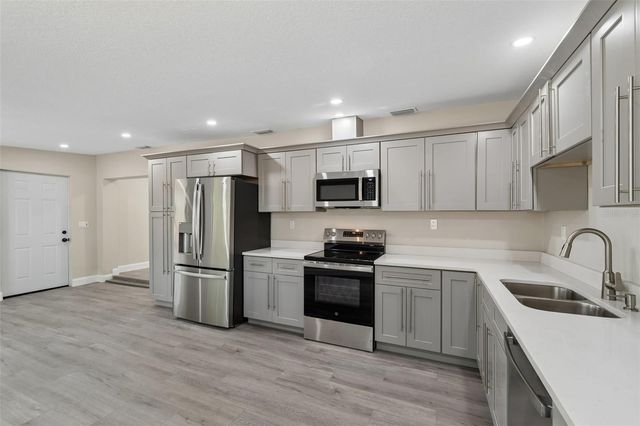6532 S WEST SHORE CIRCLE, Tampa, FL 33616