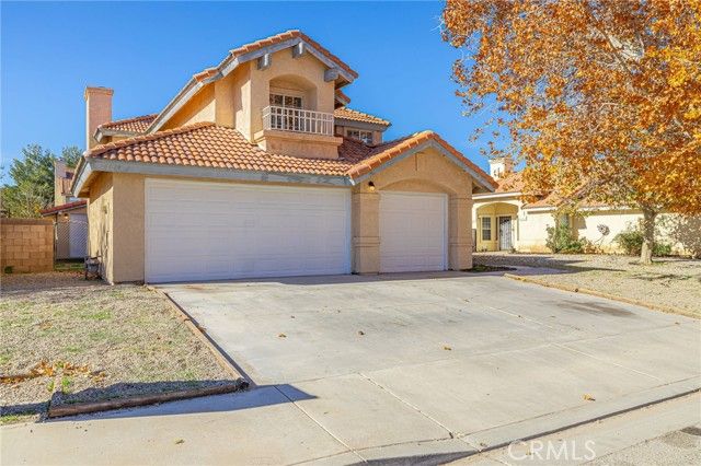 44043 Sunview Court, Lancaster, CA 93535