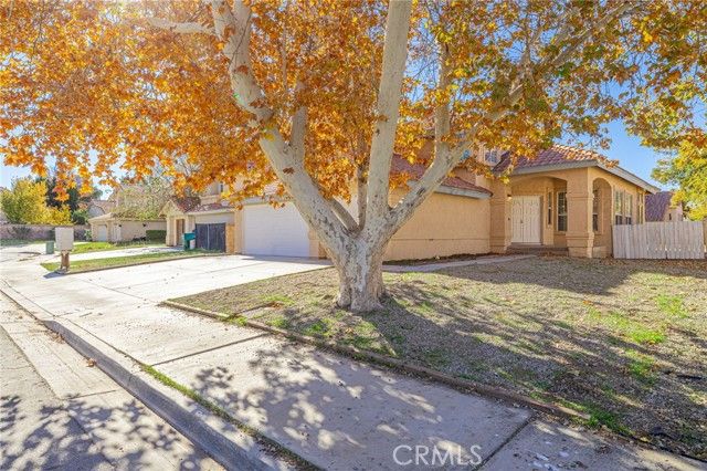 44043 Sunview Court, Lancaster, CA 93535
