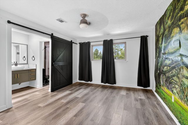 880 Tully Road 17, Houston, TX 77079