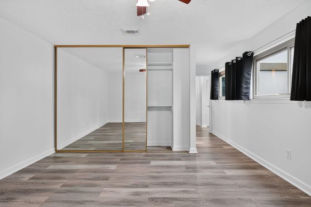 880 Tully Road 17, Houston, TX 77079