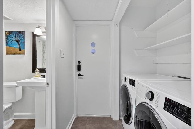 880 Tully Road 17, Houston, TX 77079