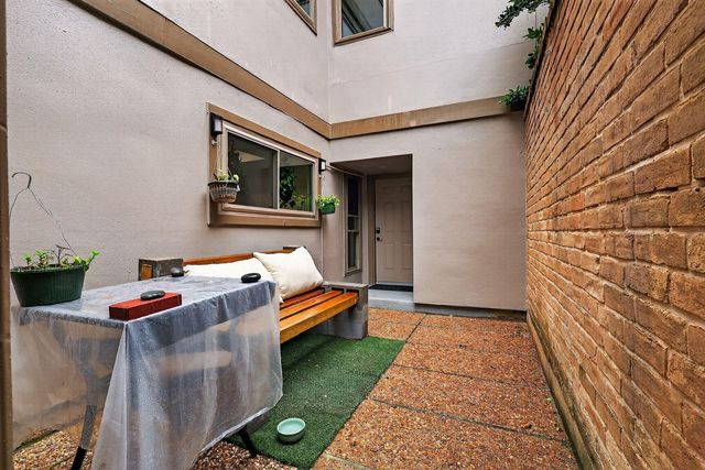 880 Tully Road 17, Houston, TX 77079