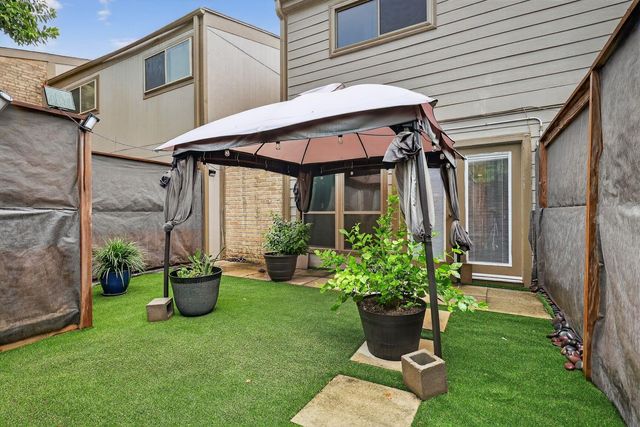 880 Tully Road 17, Houston, TX 77079