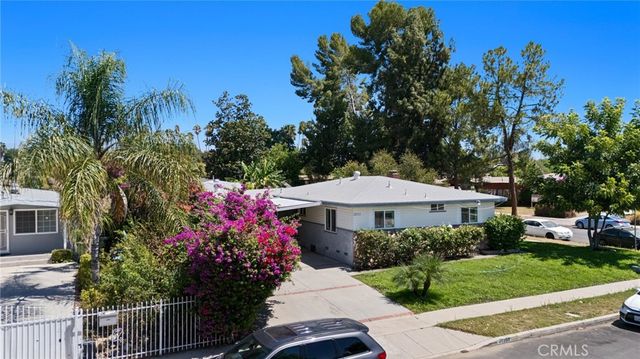 20353 Gault, Winnetka, CA 91306