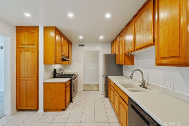 20353 Gault, Winnetka, CA 91306