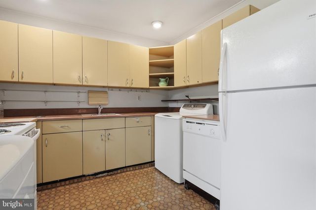 58 TRAIL RD, Levittown, PA 19056