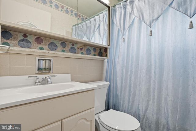 58 TRAIL RD, Levittown, PA 19056