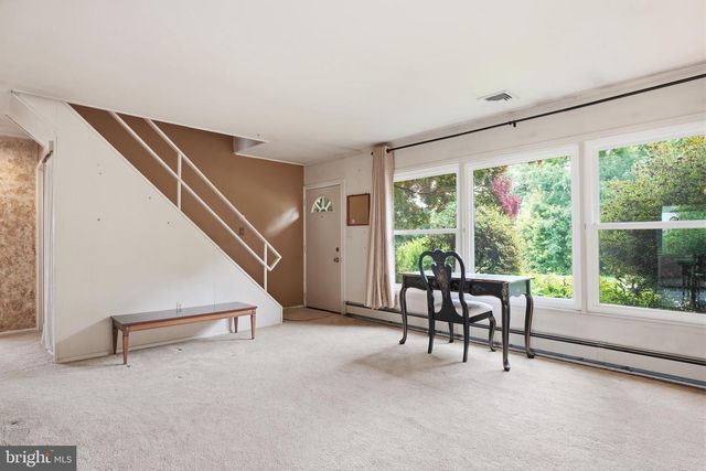 58 TRAIL RD, Levittown, PA 19056
