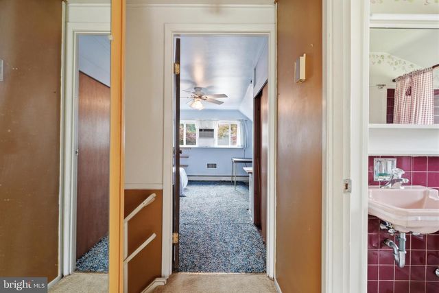 58 TRAIL RD, Levittown, PA 19056