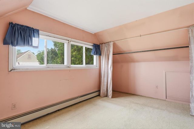 58 TRAIL RD, Levittown, PA 19056