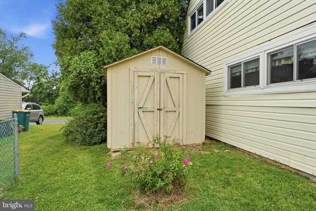 58 TRAIL RD, Levittown, PA 19056