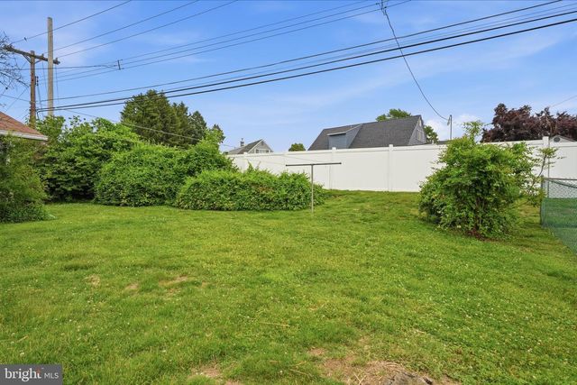 58 TRAIL RD, Levittown, PA 19056