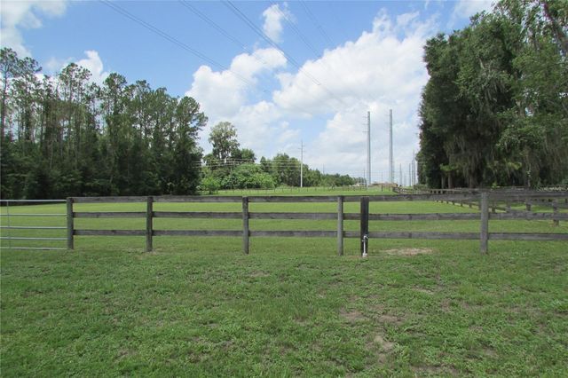 10455 NW GAINESVILLE ROAD, Ocala, FL 34482