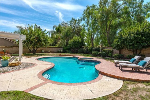 29534 Meadowmist Way, Agoura Hills, CA 91301