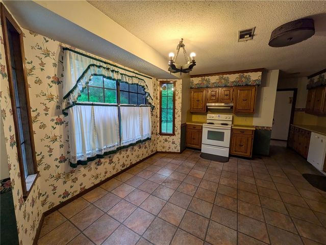 24 Cedar Creek Drive, Clarksville, AR 72830