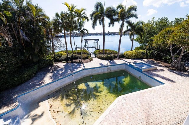 1392 MONTEREY BOULEVARD NE, St Petersburg, FL 33704