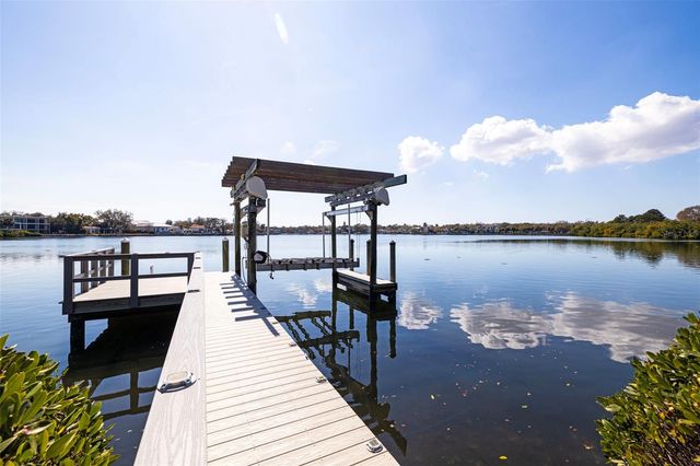 1392 MONTEREY BOULEVARD NE, St Petersburg, FL 33704