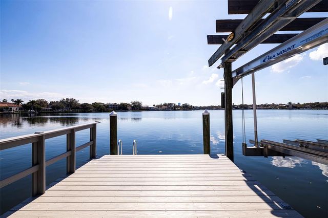 1392 MONTEREY BOULEVARD NE, St Petersburg, FL 33704