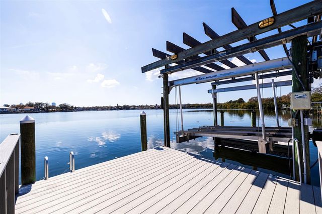 1392 MONTEREY BOULEVARD NE, St Petersburg, FL 33704