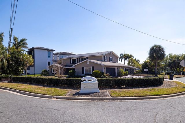 1392 MONTEREY BOULEVARD NE, St Petersburg, FL 33704