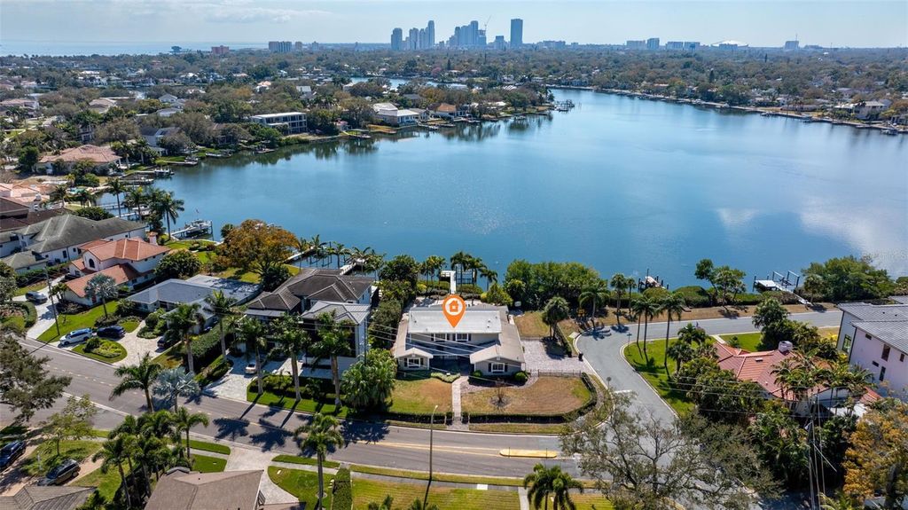 1392 MONTEREY BOULEVARD NE, St Petersburg, FL 33704