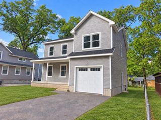 45 Goldenrod St, Springfield, MA 01109