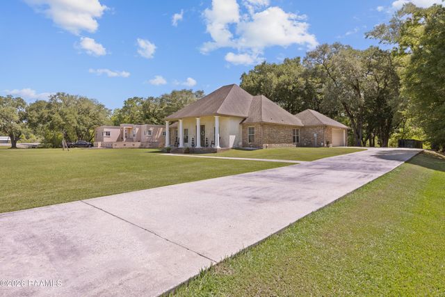 1353 Sawmill Highway, Breaux Bridge, LA 70517